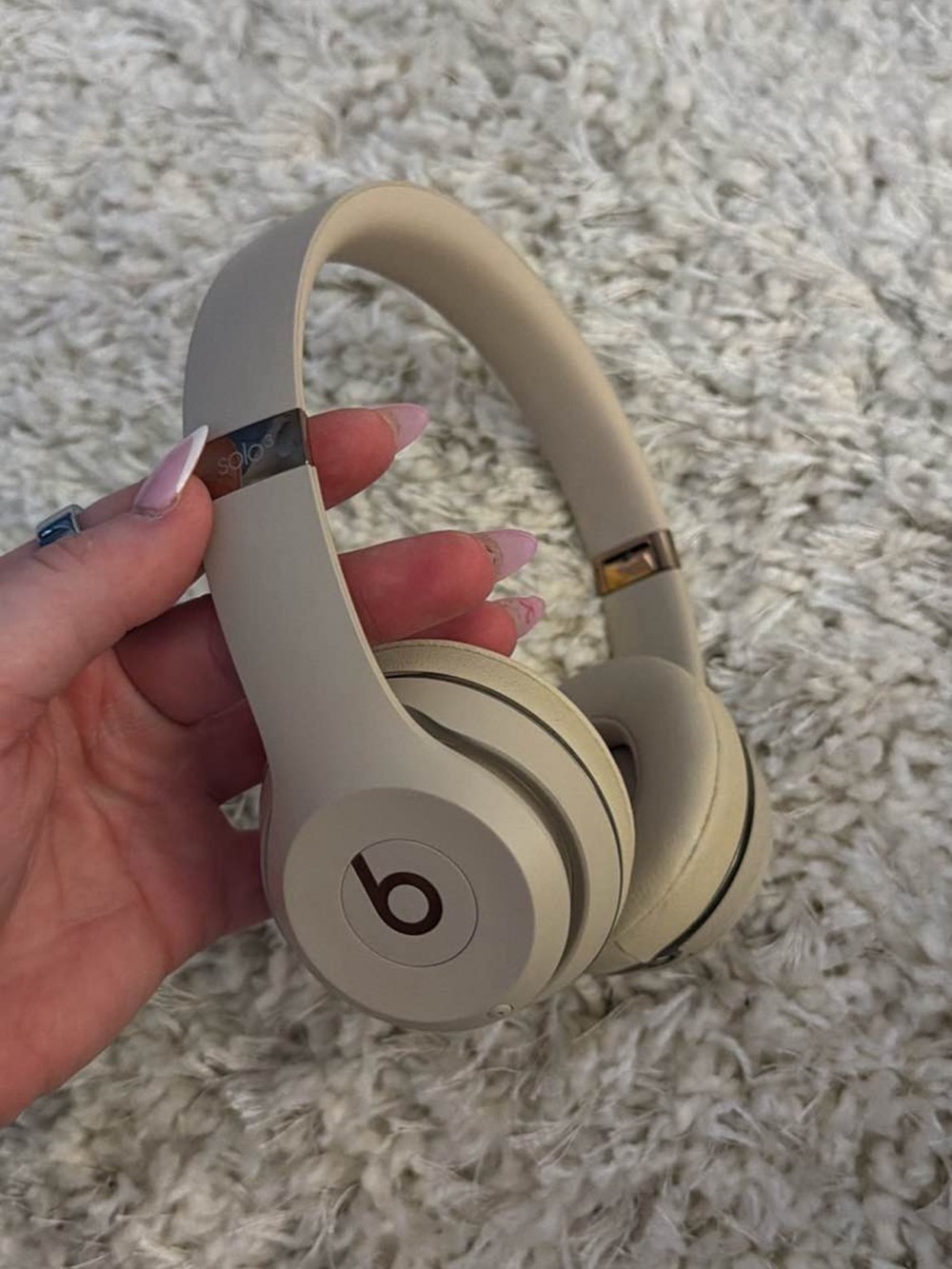 Beats Solo 3 Wireless On-Ear Headphones - Satin Gold